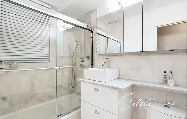 Rented by Level Group | media 34