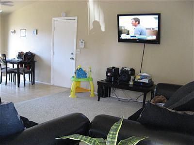 3rd image of 3915 38th St