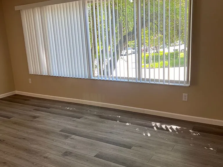 3326 Lombard Ave #1 — Photo 11