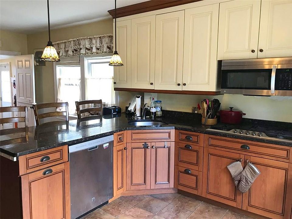 222 Longmeadow Ave, Warwick, RI 02889 Zillow