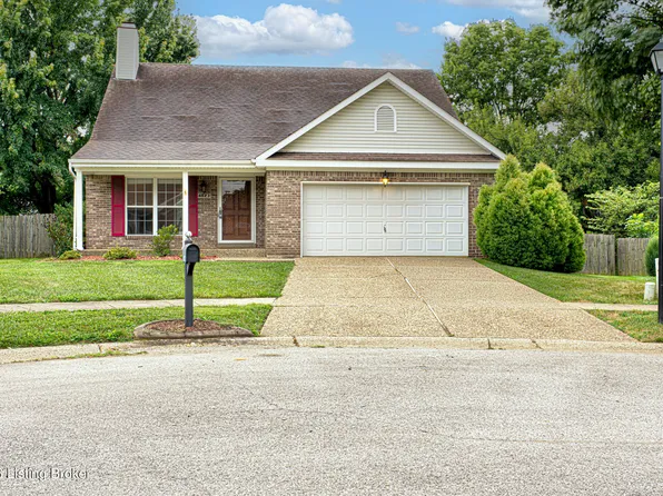 4823 Oak Pointe Dr, Louisville, KY 40245