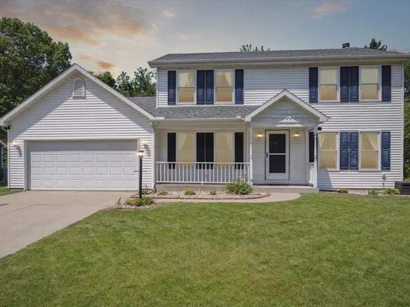 10055 Ashwood Forest Dr, Osceola, IN 46561