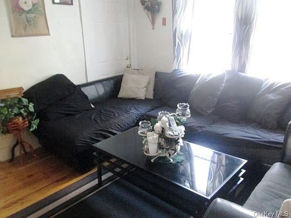 5th image of 139 Ball St