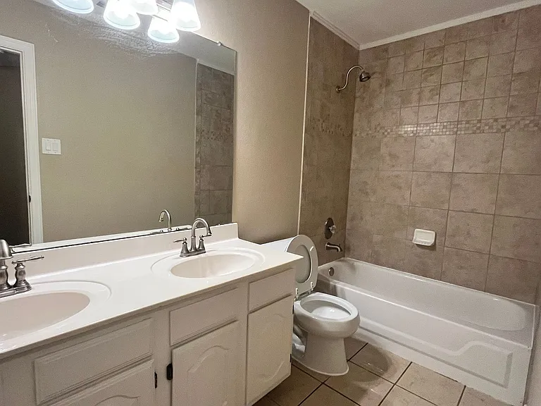 5605 Belle Chasse Ln — Photo 30