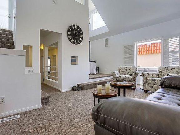 4th image of 721 Zanzibar Ct