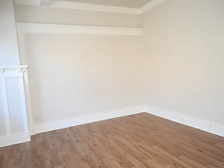 603 W 43rd Pl — Photo 5