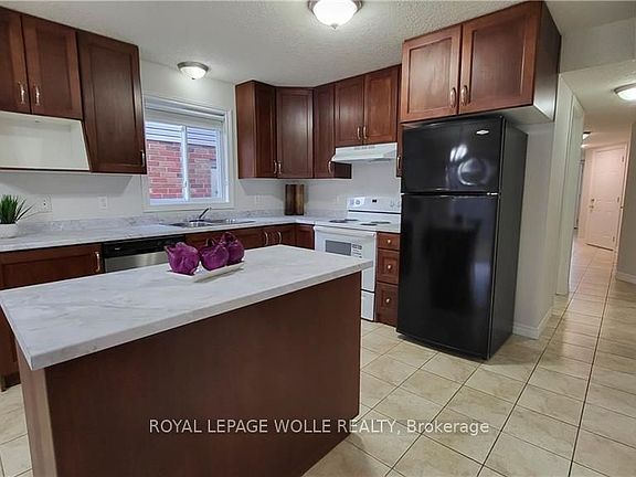 4th image of 128 Udvari Cres #A