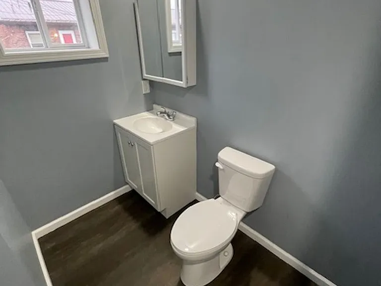 503 E College St — Photo 17