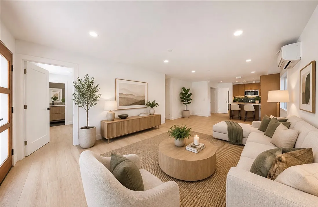 3 bed, 1186 sqft, $4,028 — Photo 3