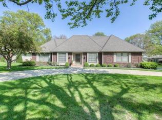 8127 El Monte St, Prairie Village, KS 66208
