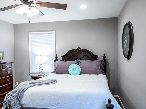 3rd image of 400 College Park Dr APT A