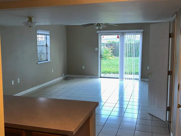 4624 Fairfield St #4624 — Photo 13