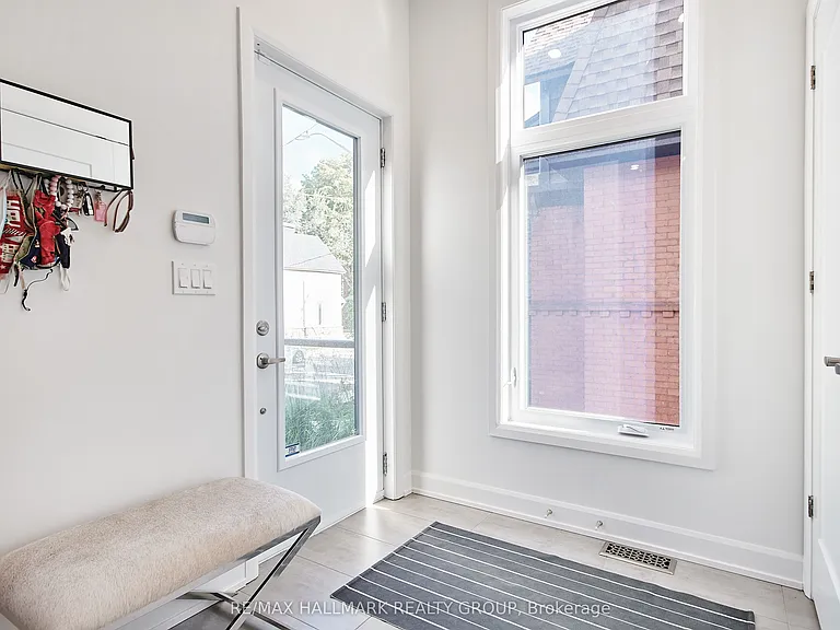 144 Florence St — Photo 3