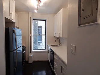 Rented by Aimee Grodanz, LREB