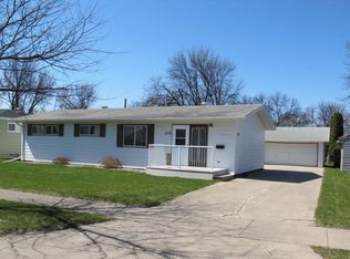 1818 S 17th St, Grand Forks, ND 58201