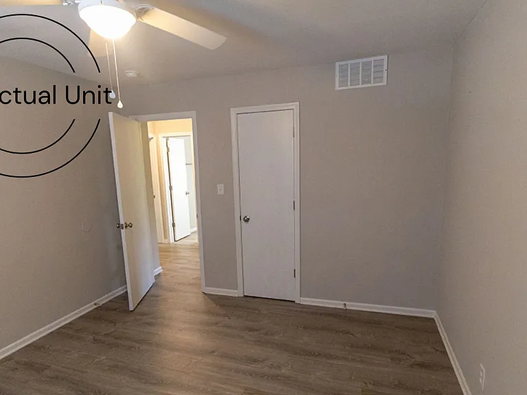 7220 N Moberly Dr — Photo 24