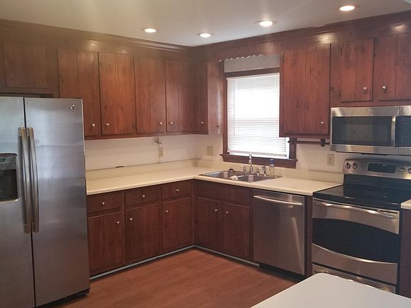 4th image of 7098 Foxlair Dr