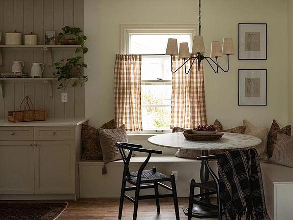 Cozy Corner Dinette