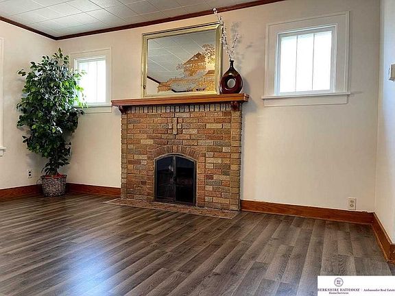 2nd image of 6007 S 39th St