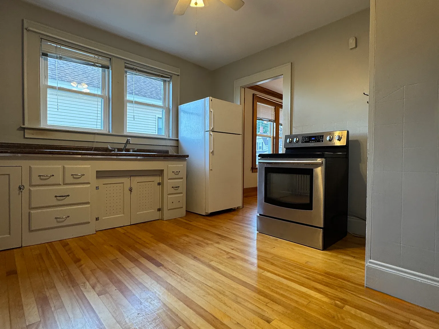 533 Lake Ave — Photo 2