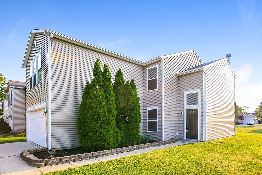 3 bed, 2.5 bath, 1868 sqft, $2,640 — Photo 4