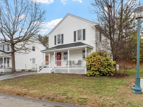 29 Lamplighter Ln, Chelmsford, MA 01824