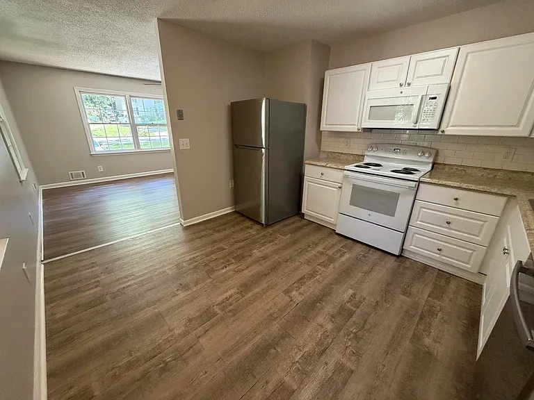 195 N Etowah Dr #2 — Photo 7