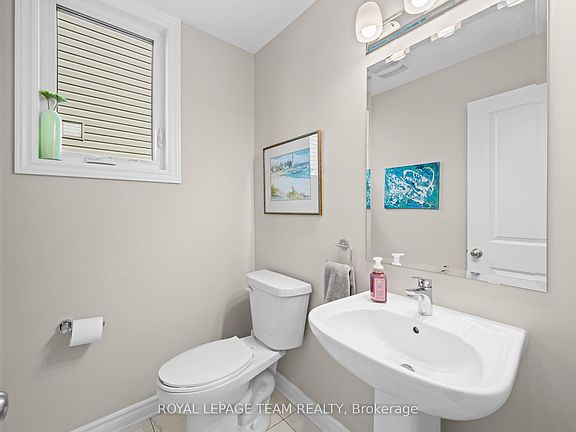 4th image of 249 Kimpton Dr