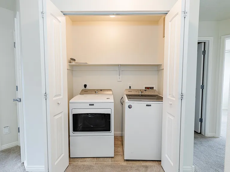 484 W 1490 N #102 — Photo 24