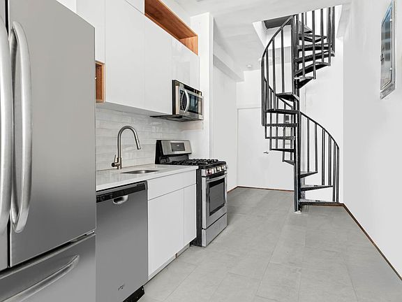 2nd image of 221 Troutman St APT 4L