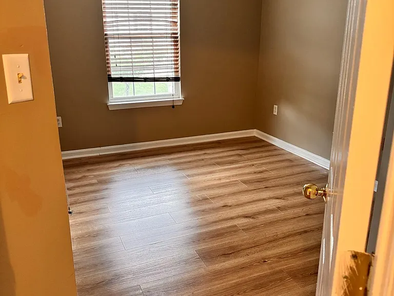 318 Roff Point Dr — Photo 13