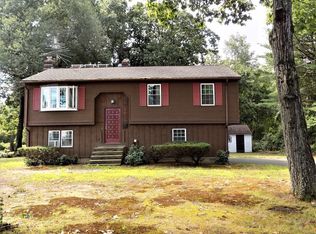 471 Barry St, Feeding Hills, MA 01030