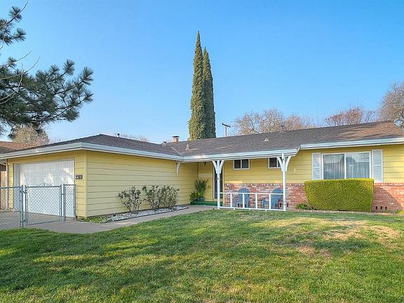 2nd image of 2369 La Loma Dr