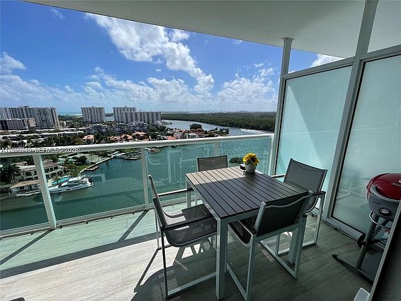 4th image of 400 Sunny Isles Blvd #1719
