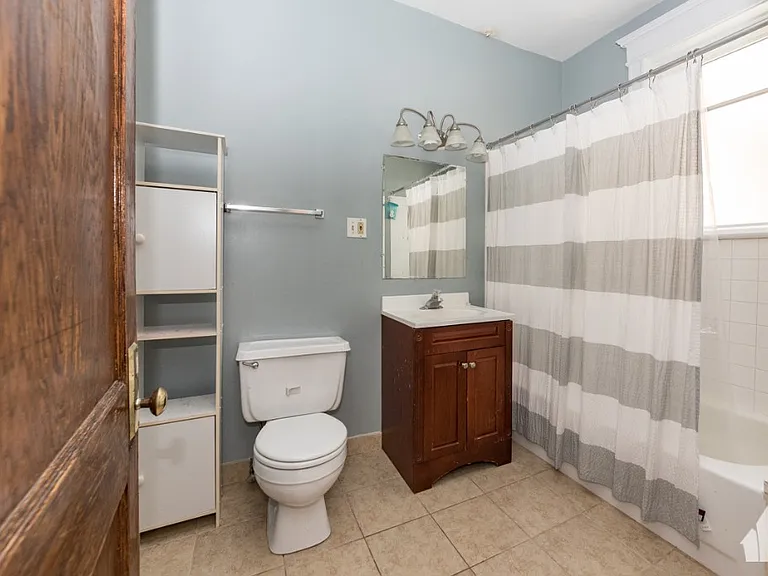 4008-1 N Southport Ave — Photo 15
