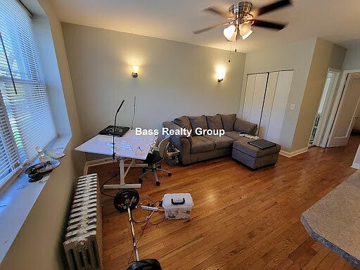 1st image of 1369 W Greenleaf Ave APT 101