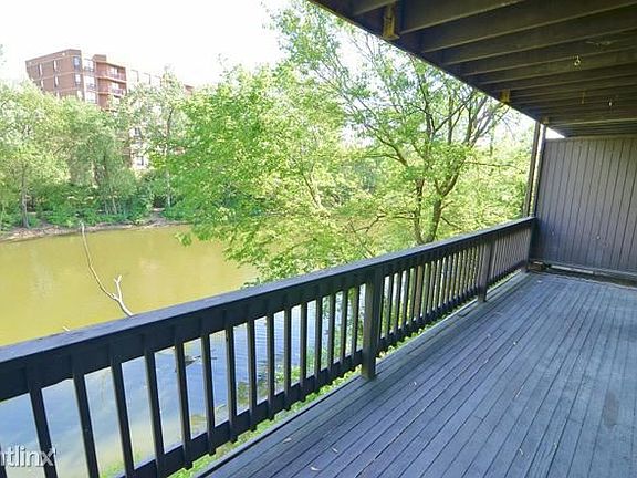 4th image of 5532 E Lake Dr APT D