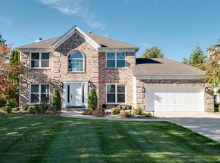 1 2nd Fairway Ct, Belleville, IL 62220