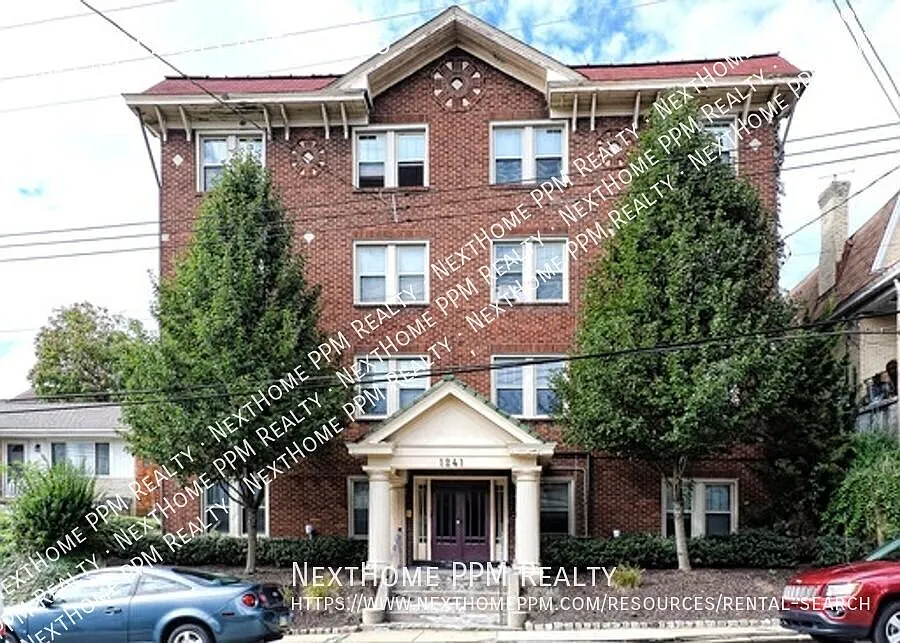 Updated large one bedroom in the heart of Dormont, in unit laundry and so much more — Photo 2