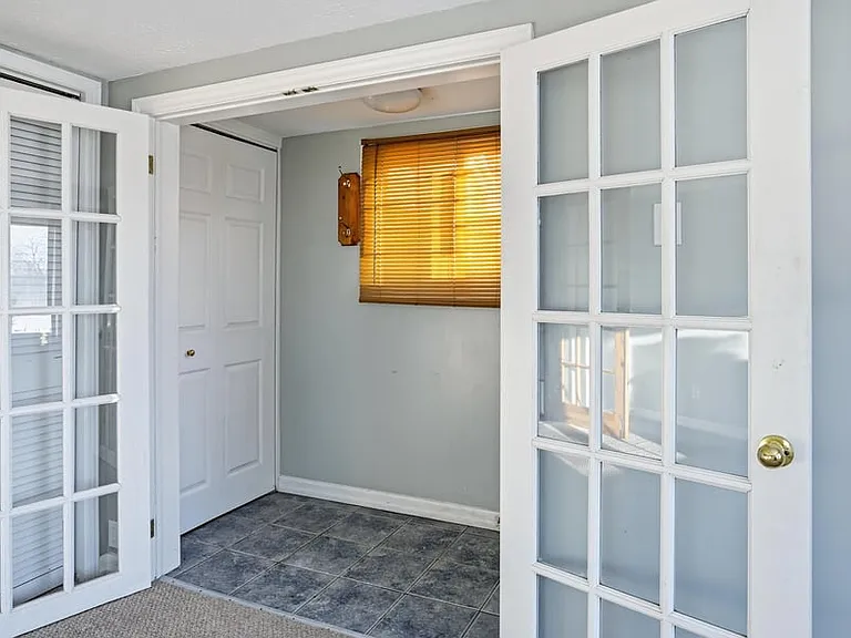 704 Claude St #B — Photo 3