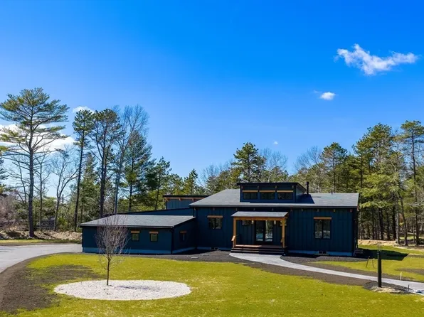 2 Edwards Bridge Rd, Marion, MA 02738