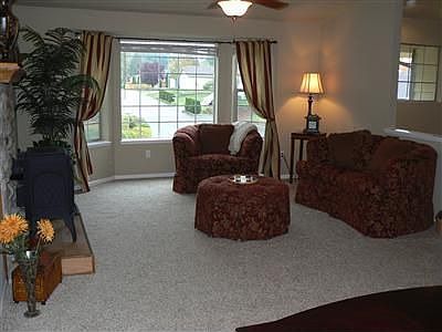 Upstairs lvg. area w/gas stove that heats the entire upper level