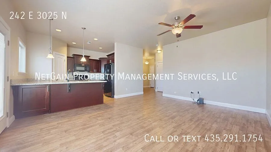 3 Bedroom Cedar Bend Townhome — Photo 3