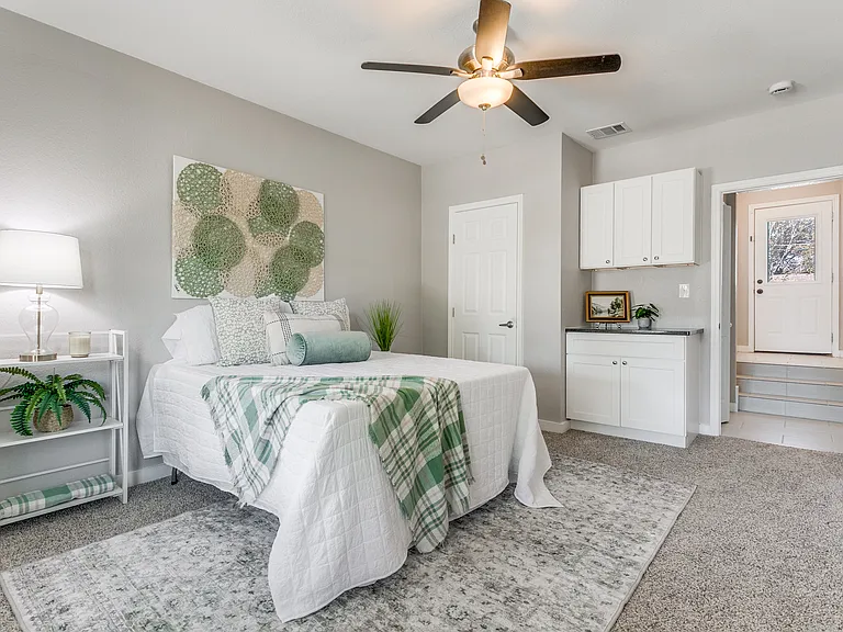 611 Greenwich Blvd — Photo 17