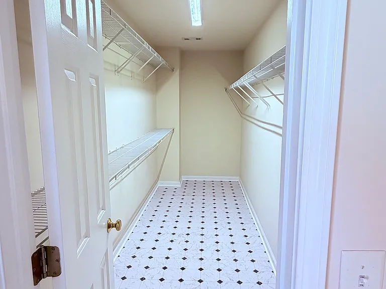 908 Wendlebury Ct — Photo 25