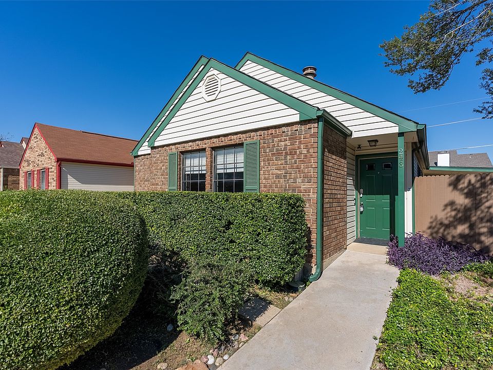 1st image of 243 Teakwood Ln