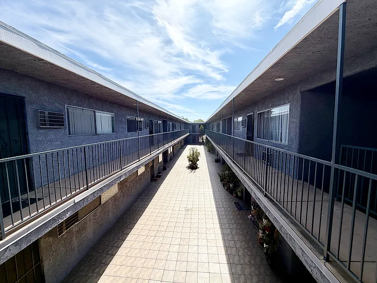 240 W Verdugo Ave #P — Photo 19