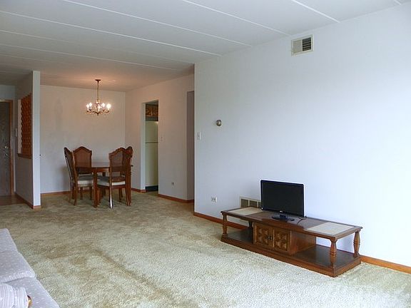 5th image of 10445 Mansfield Ave APT 2D