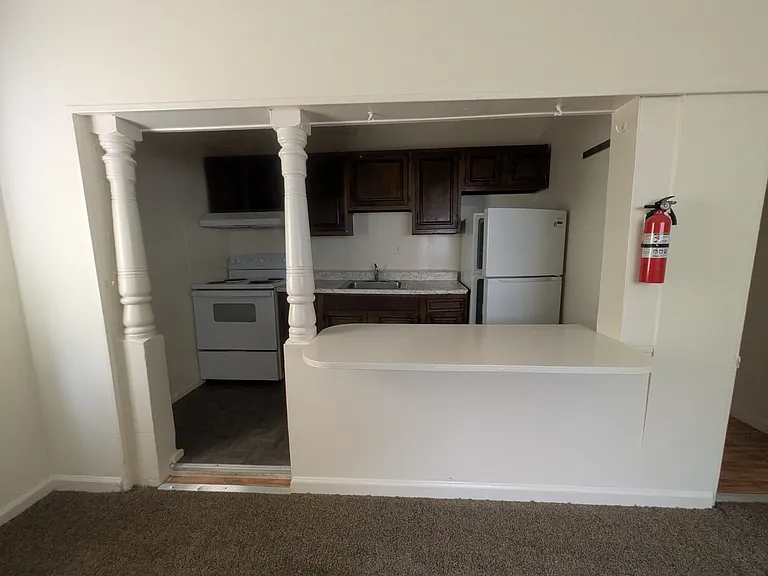 5623 Atlantic Ave #7 — Photo 4