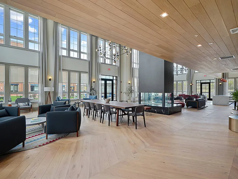 Emerson — Photo 26